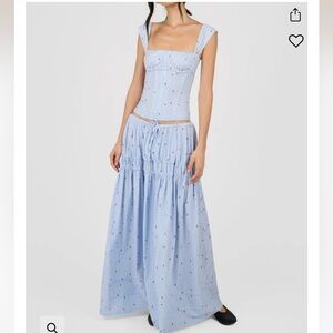 WEWOREWHAT RUCHED CUP CORSET, SIZE 2 & TIERED MIDI SKIRT, SIZE SMALL, IN SKY